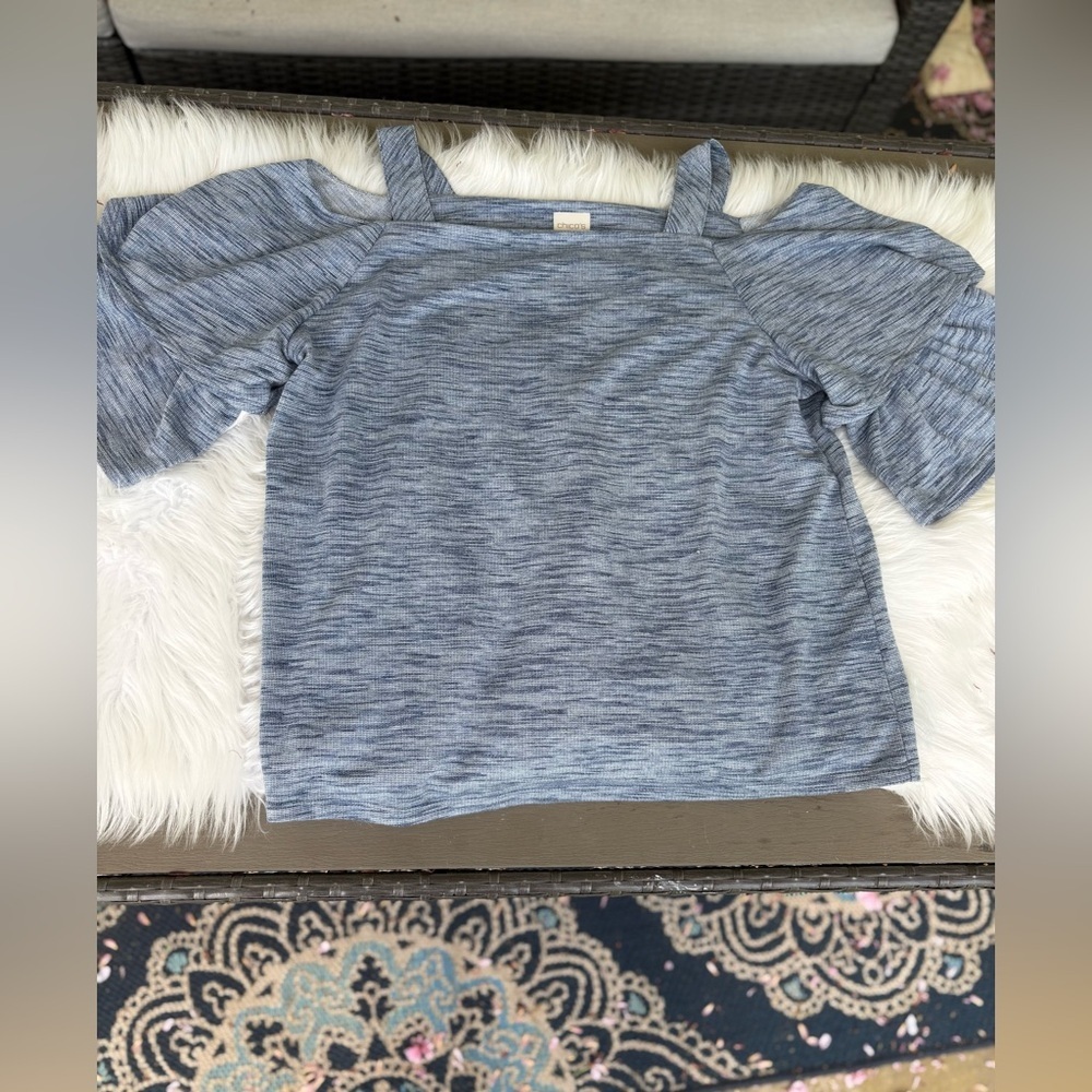 Chico’s cold shoulder top size 2